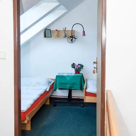 Turisticka Cakle Hostel *